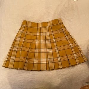 Aritzia Pleated skirt